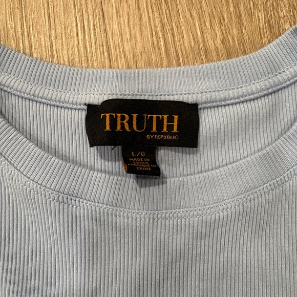 Truth By Republic Light Blue Puff Sleeve Top — Women’s L — NWOT Condition - Picture 2 of 3